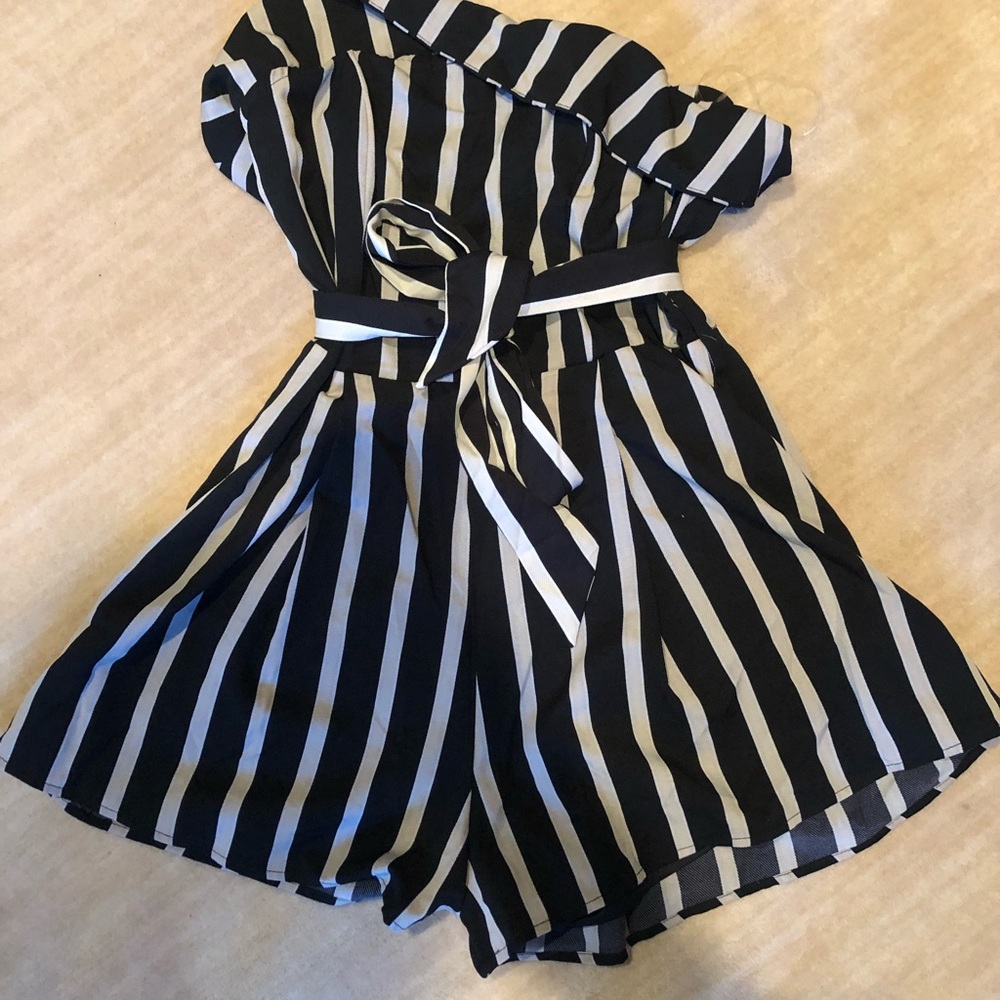 Striped sleeveless romper with belt